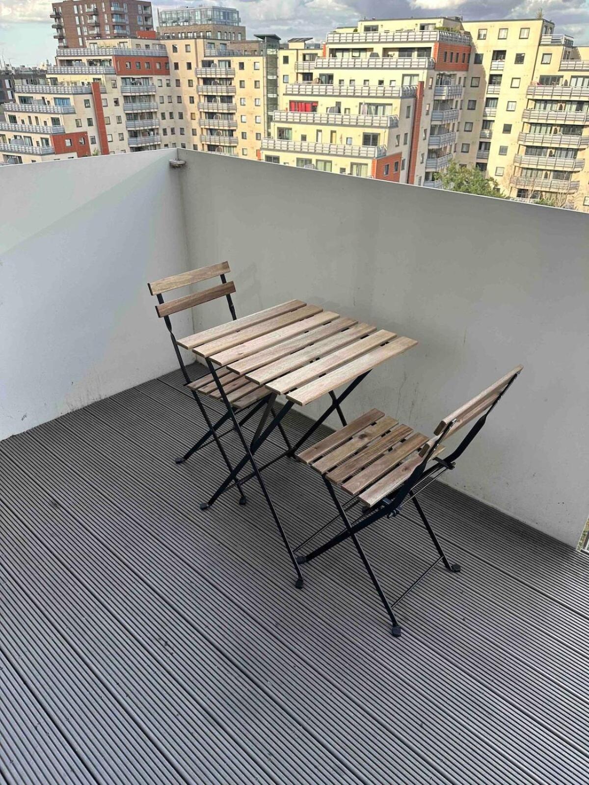 Entire 2 Bedroom Flat 런던 외부 사진